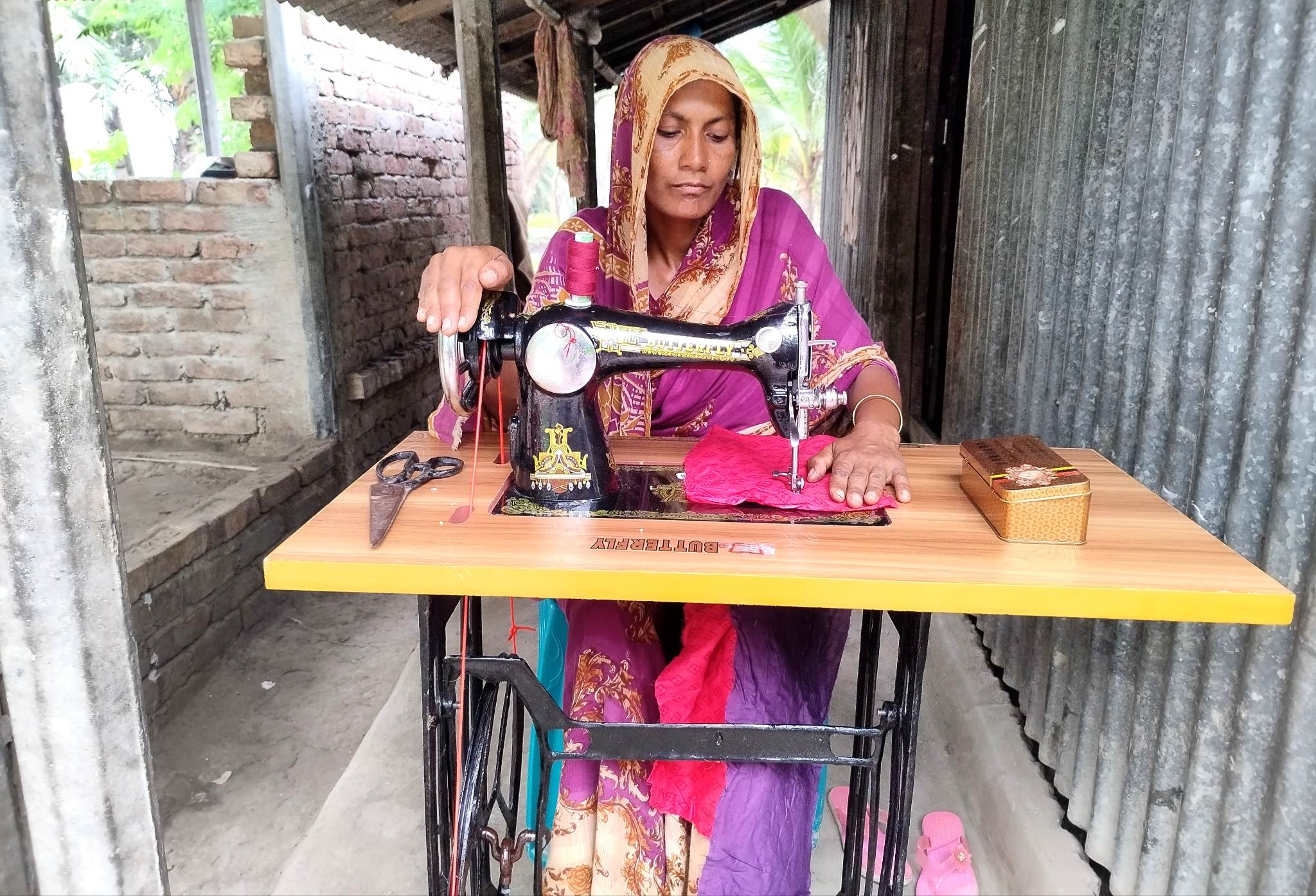 স্বাবলম্বী প্রজেক্ট - আর্ন এন্ড লিভ 